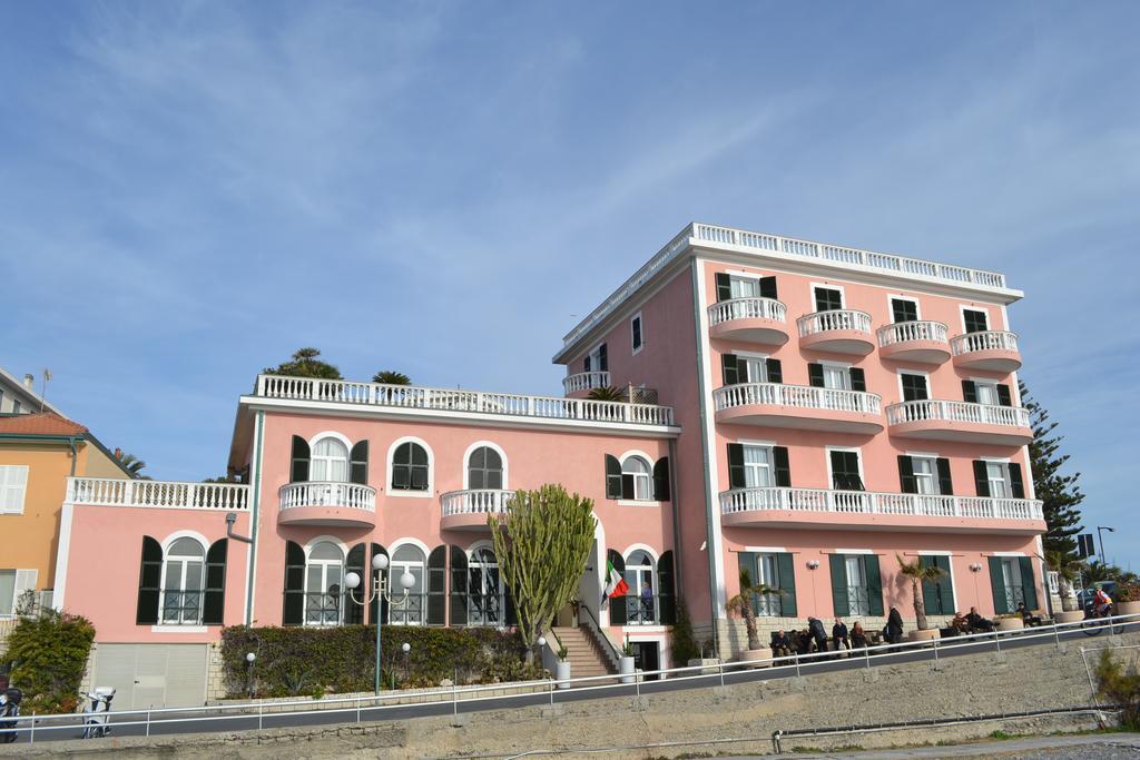 Hotel Piccolo Lido Bordighera Extérieur photo